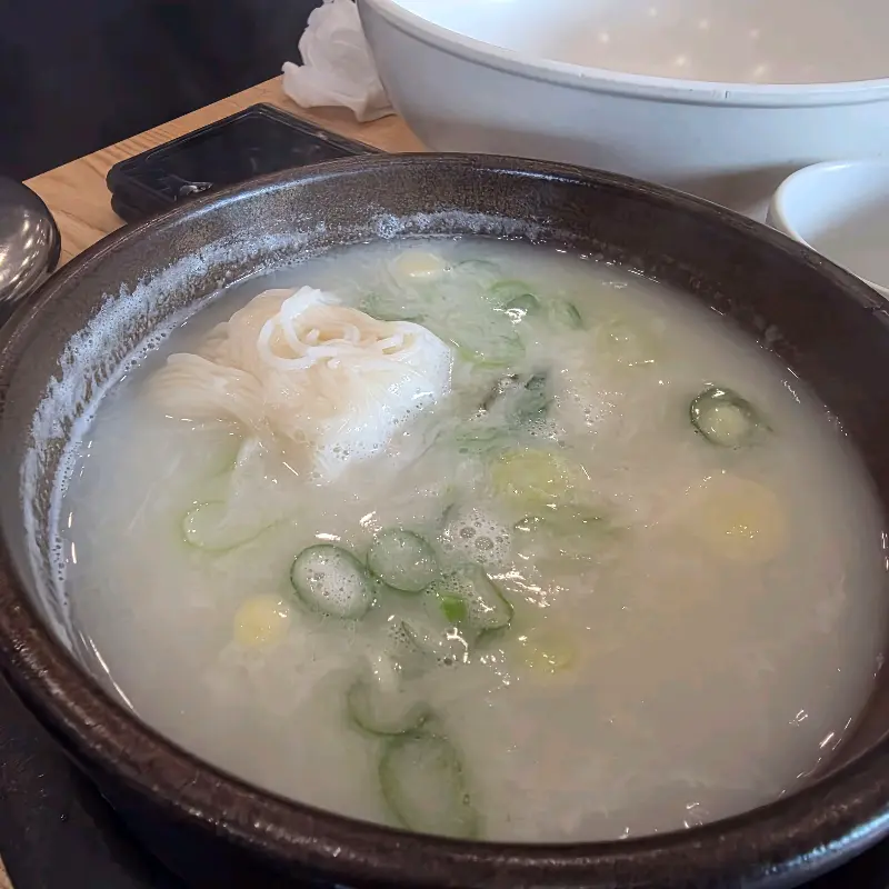 맑은 국물의 해장국