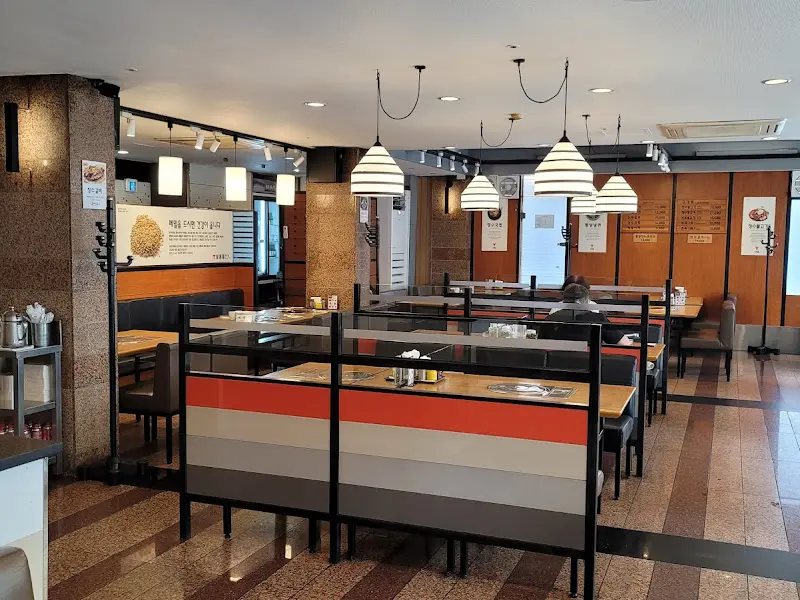 장수원 식당 내부