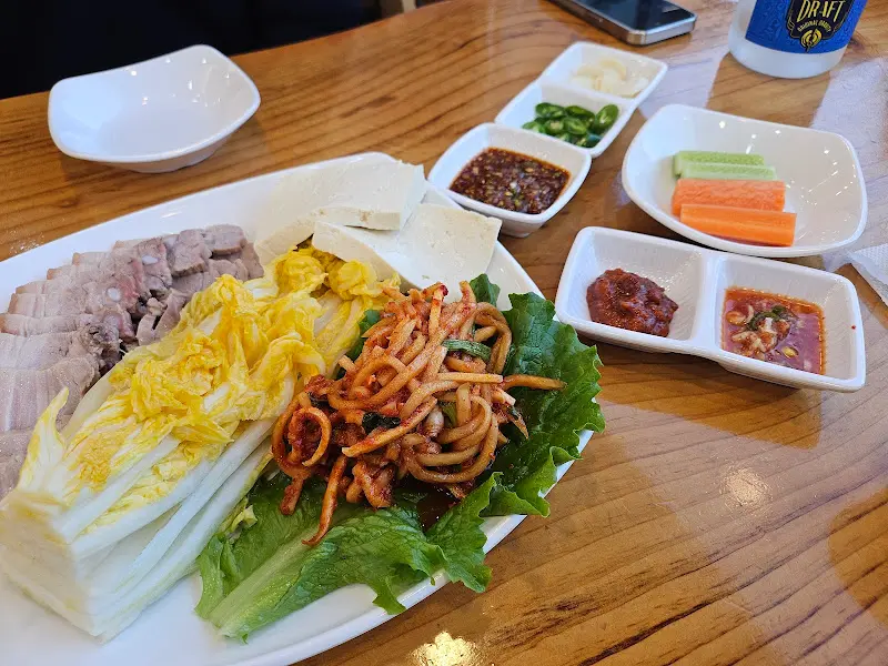 정갈하게 담긴 보쌈