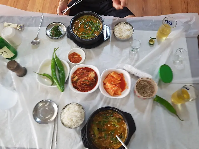 푸짐한 한 상 차림 전체 샷