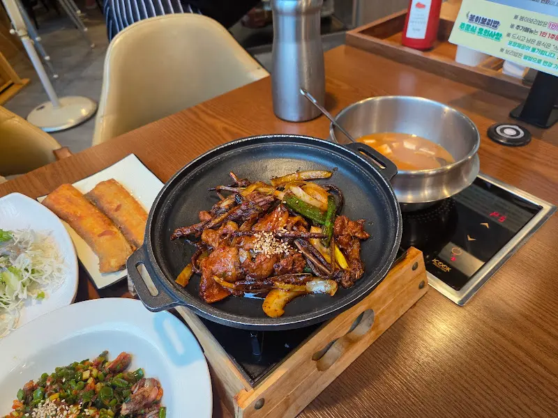 상다리 휘어지는 한상차림