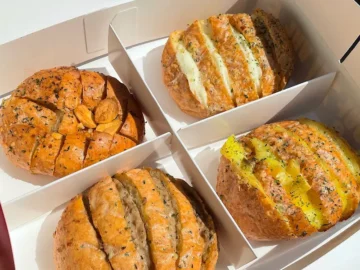 단양 구경시장, 마늘 향에 이끌려 찾아간 인생 마늘빵 맛집