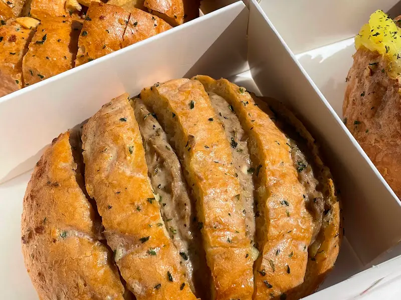 흑마늘 크림치즈 마늘빵