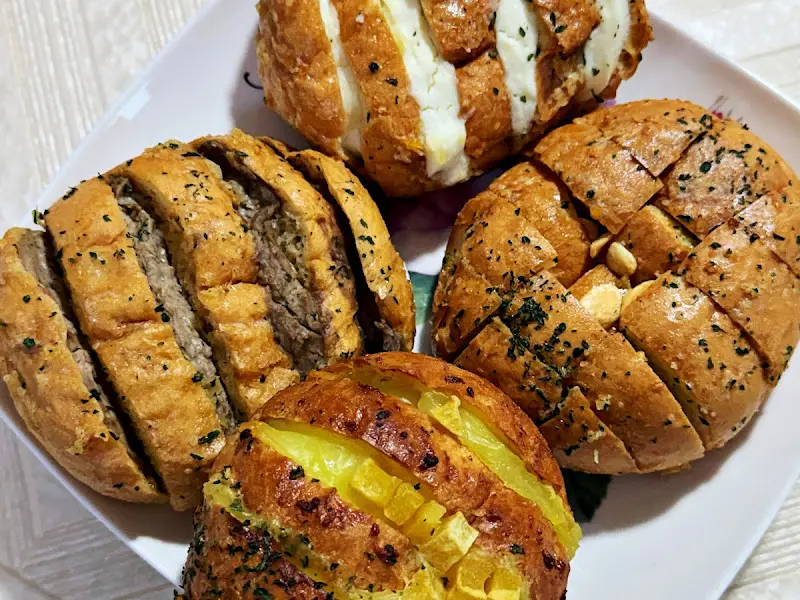 단빵제빵소 마늘빵 단면