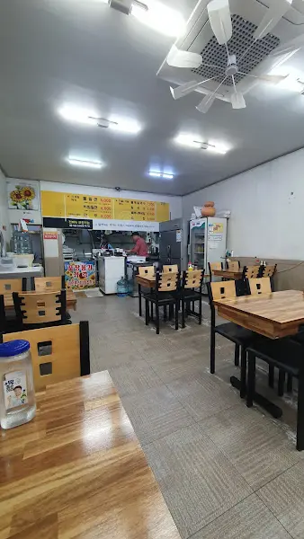 정겨운 식당 내부