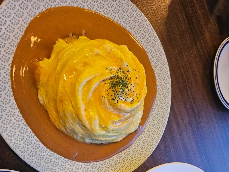 윤기가 좌르르 흐르는 오므라이스