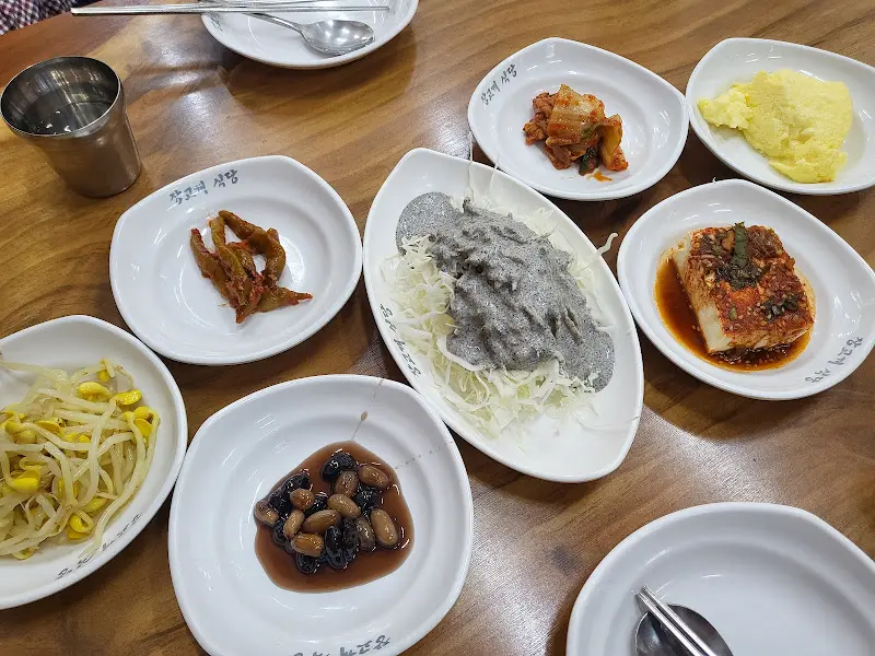 장고개 식당의 밑반찬