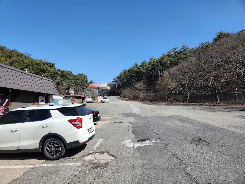 넓은 주차 공간