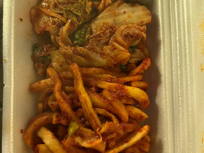 매콤한 불족발과 김치, 무말랭이