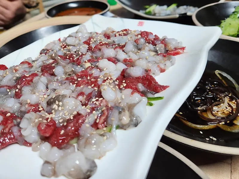 싱싱한 낙지 탕탕이