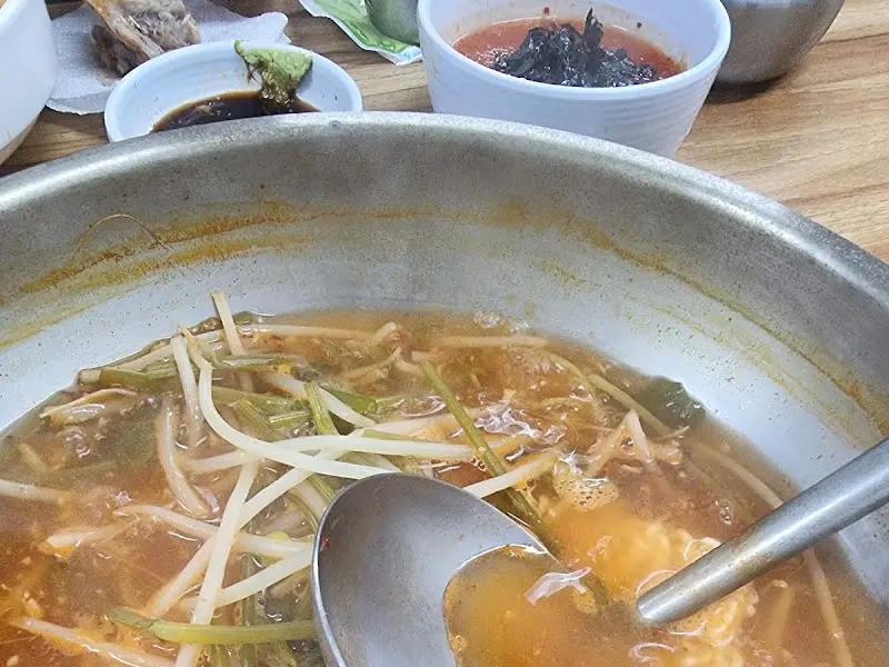 복어탕의 다양한 각도 샷