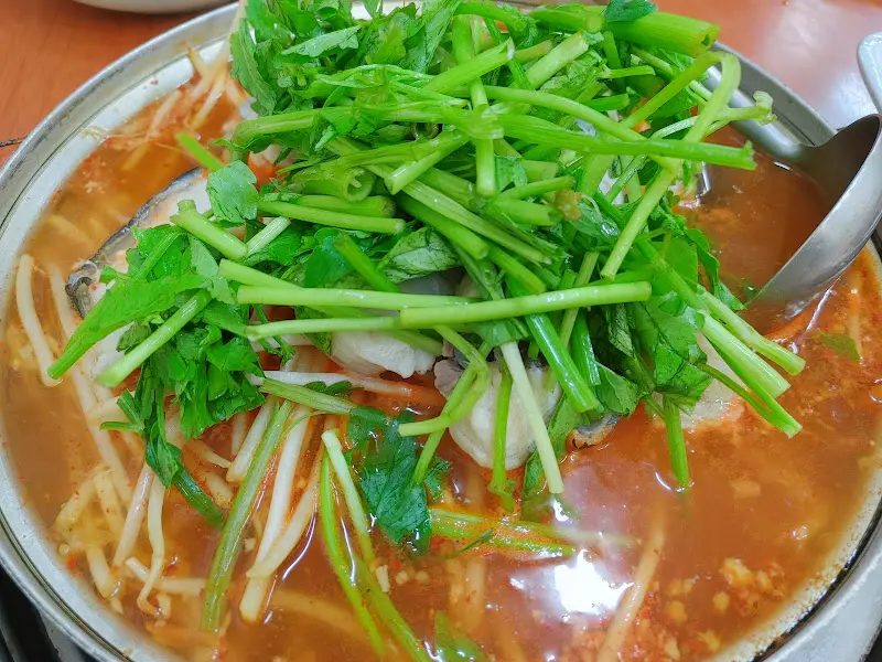 싱글벙글 식당 내부 모습