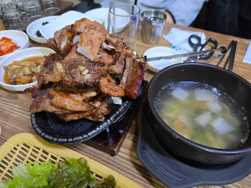 돼지갈비와 밑반찬