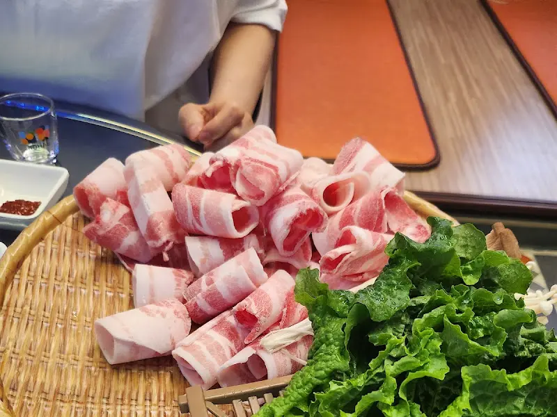 오겹살과 쌈채소