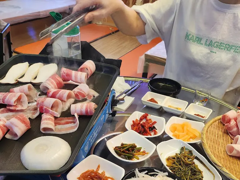 오겹살 굽는 모습