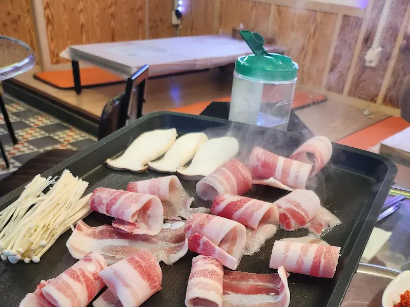 쪽빛 식당 내부 모습