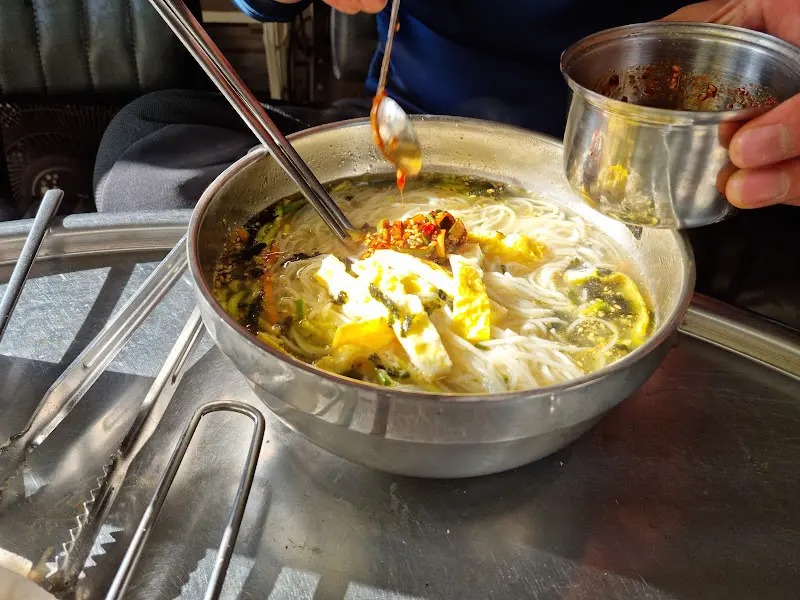 푸짐하게 차려진 쌈 채소