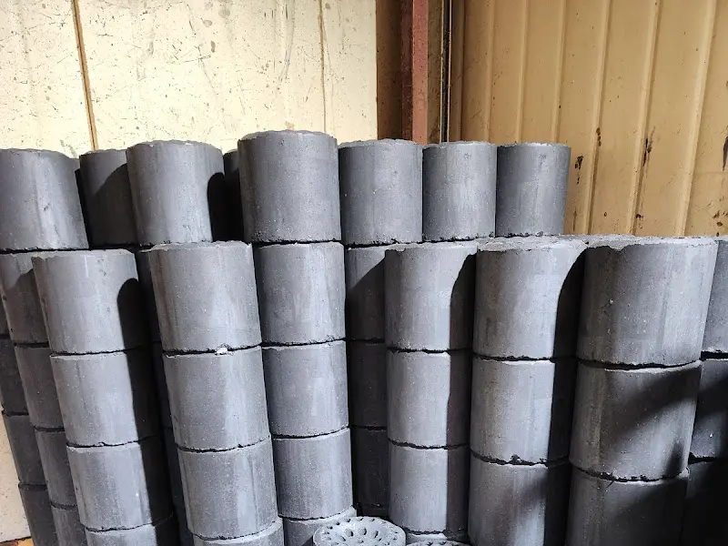 가게에 쌓여있는 연탄