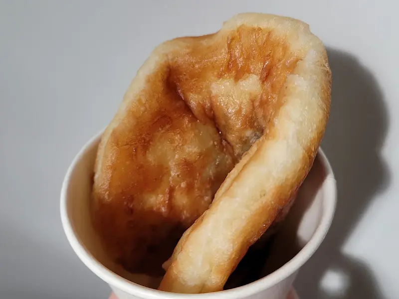 종이컵에 담긴 호떡