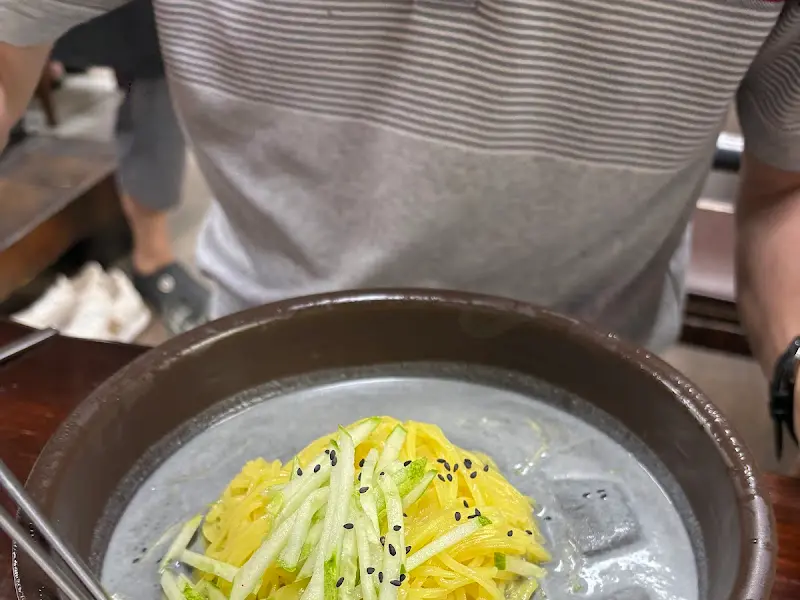 시원한 서리태 콩국수