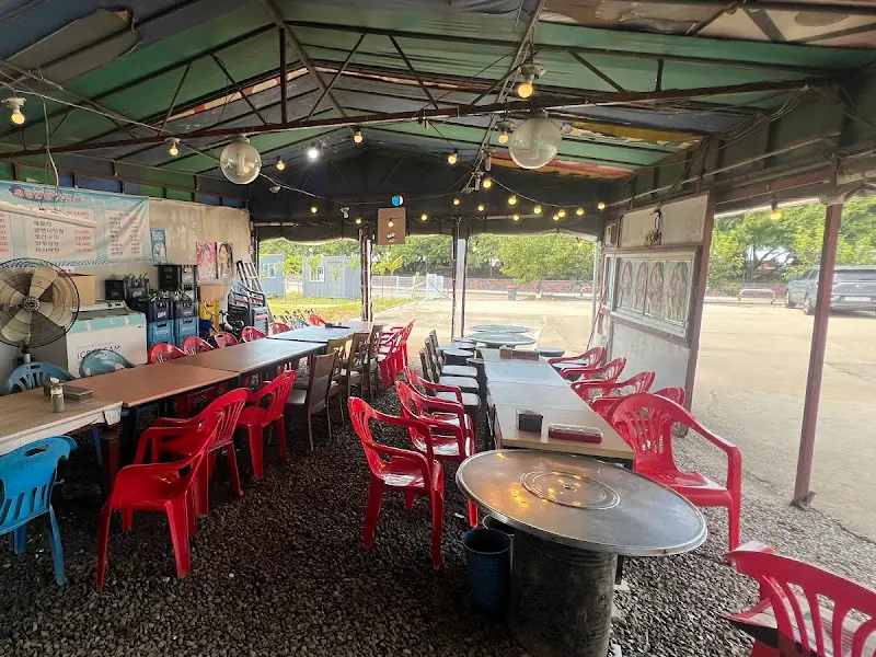 유명한집 내부 좌석