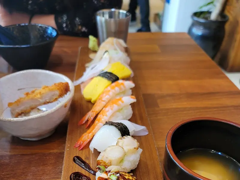 호돌이 초밥 외관