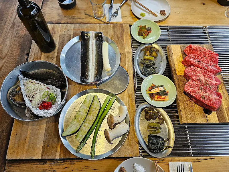 다채로운 코스 요리