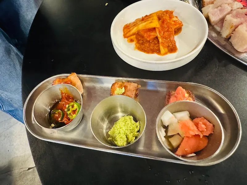 다양한 소스와 곁들임