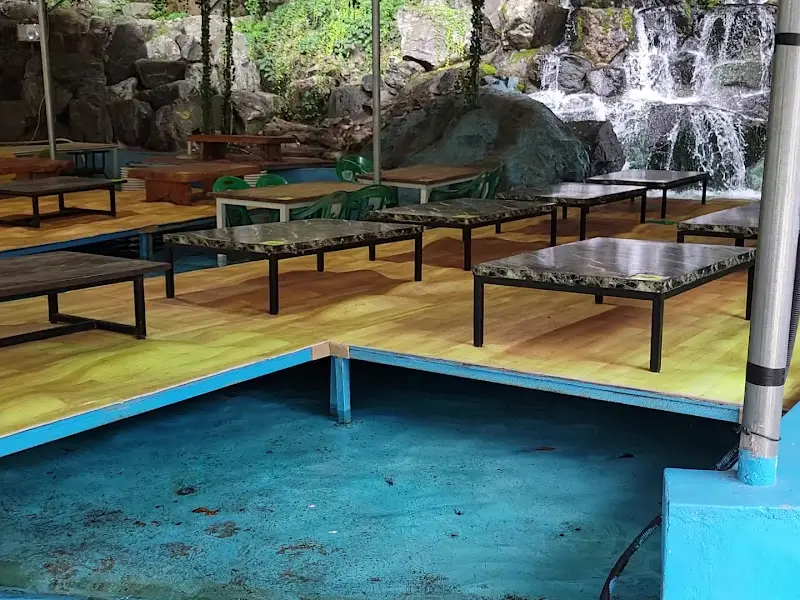 식당 외부 좌석