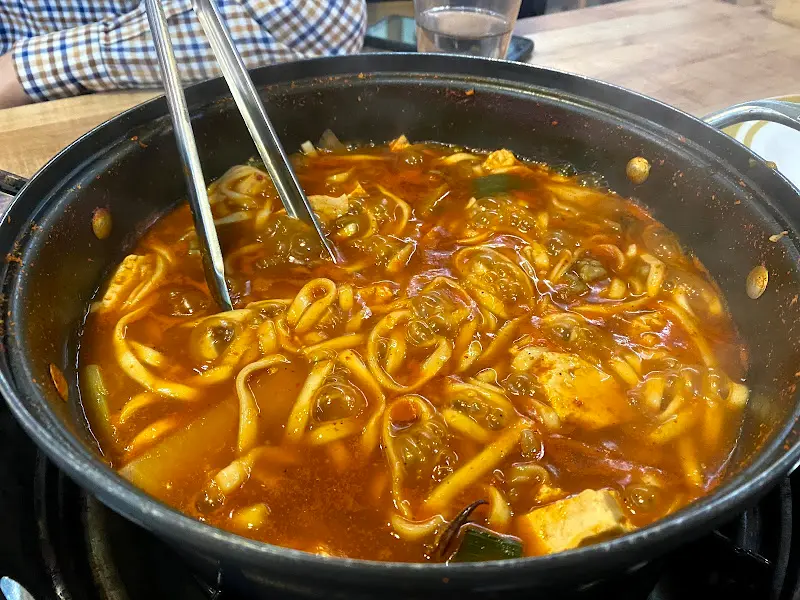 칼국수 면발의 향연