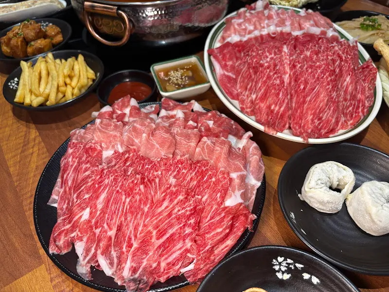 푸짐한 고기 한 상