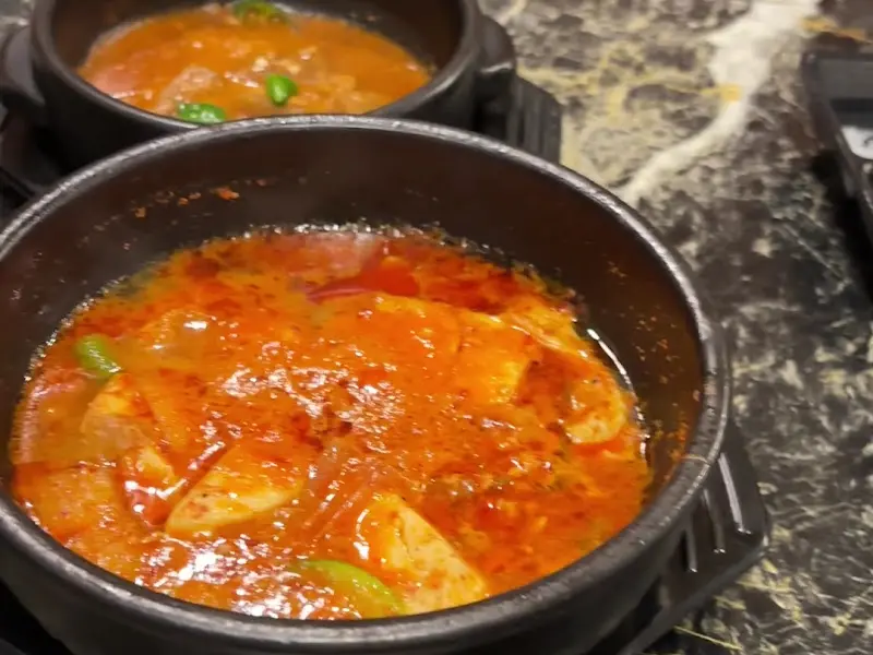 뚝배기에 담겨져 나온 된장찌개