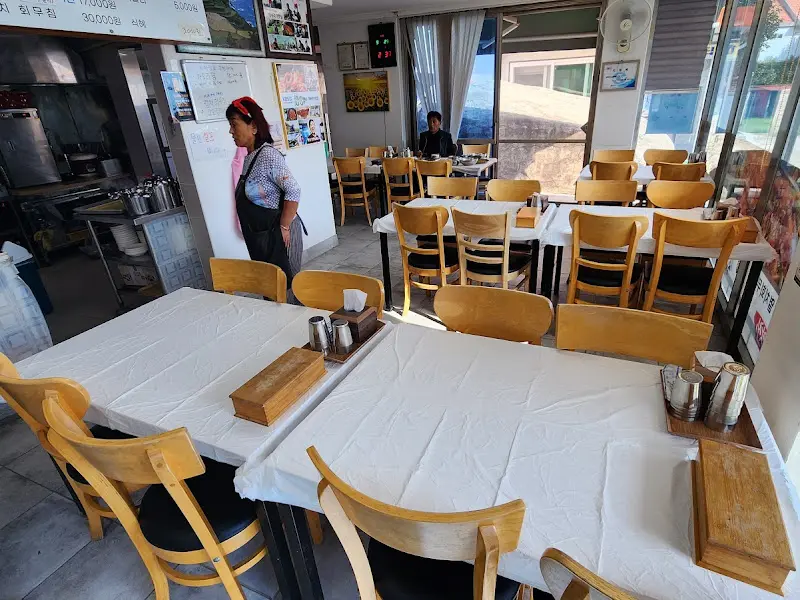 해바라기식당 내부 모습