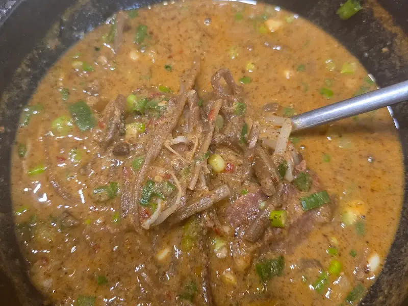 곰탕 속 다양한 재료들의 조화