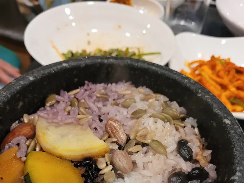 영양돌솥밥 전체샷