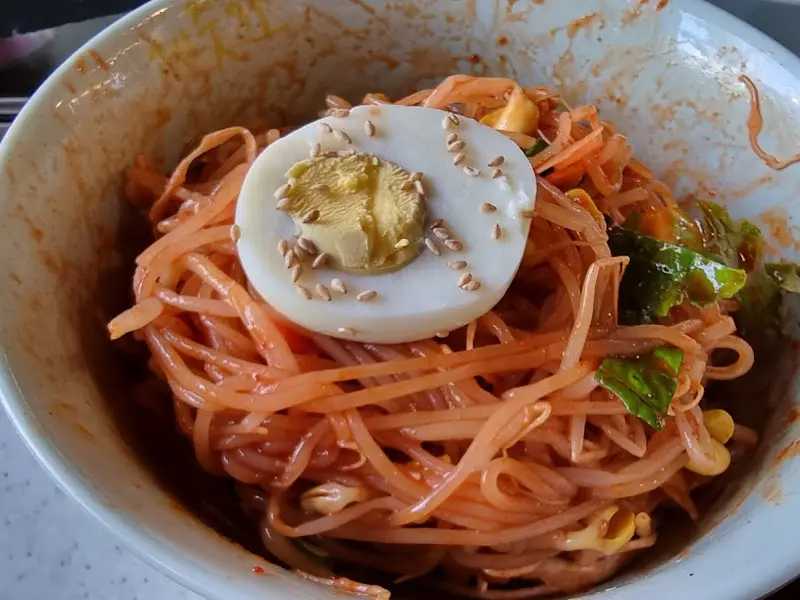 매콤한 비빔국수