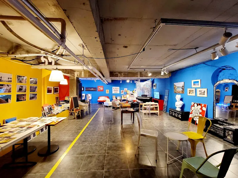 지하 전시 공간