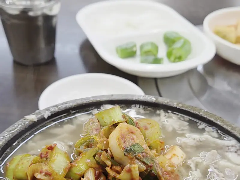 파다대기를 넣은 순대국밥