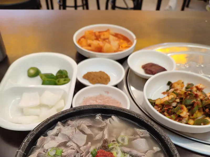 오문창순대국밥 전체 상차림