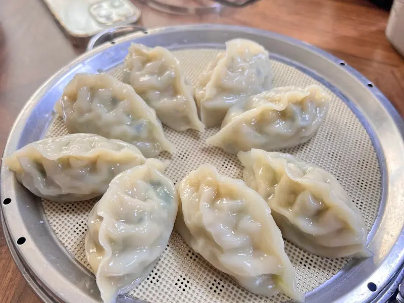 윤기 자르르 만두