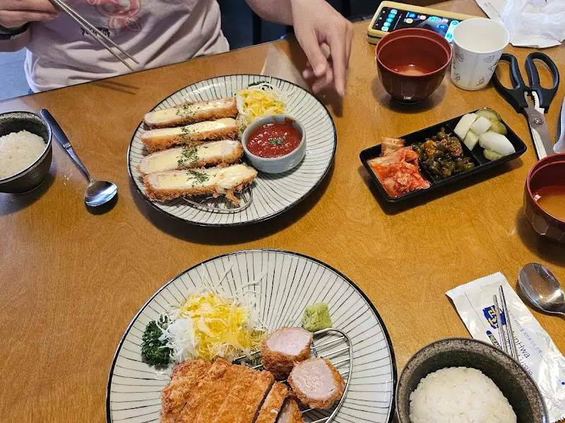 정동 규카츠 전체 상차림