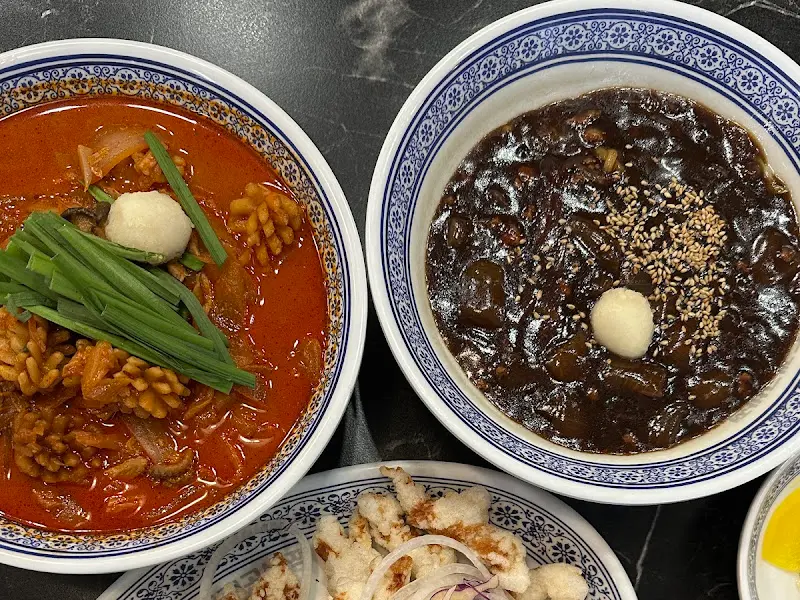 드래곤 짬뽕과 드래곤 짜장의 모습