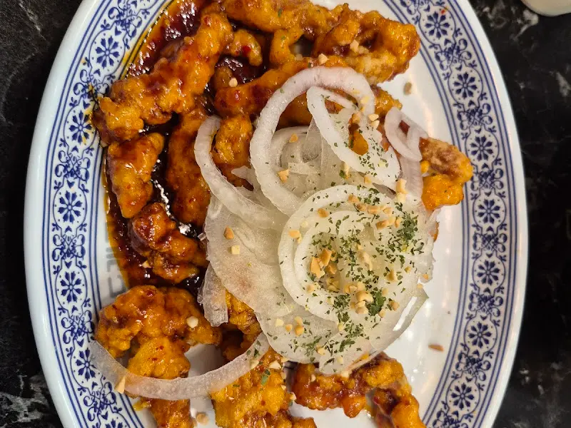 윤기가 좔좔 흐르는 탕수육