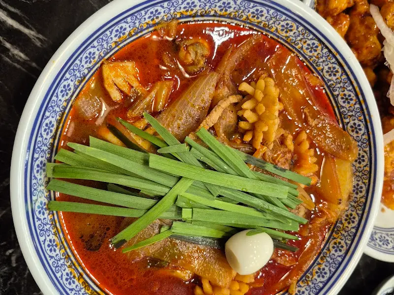 드래곤 짬뽕의 푸짐한 해산물