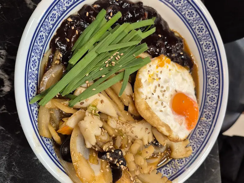 드래곤 짜장의 비주얼