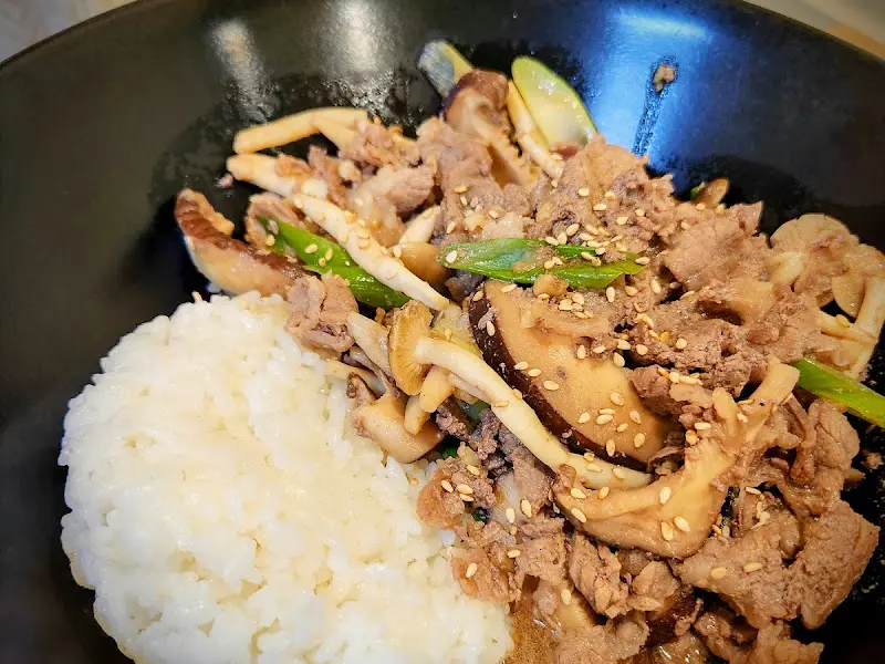 육회비빔밥 슥삭슥삭