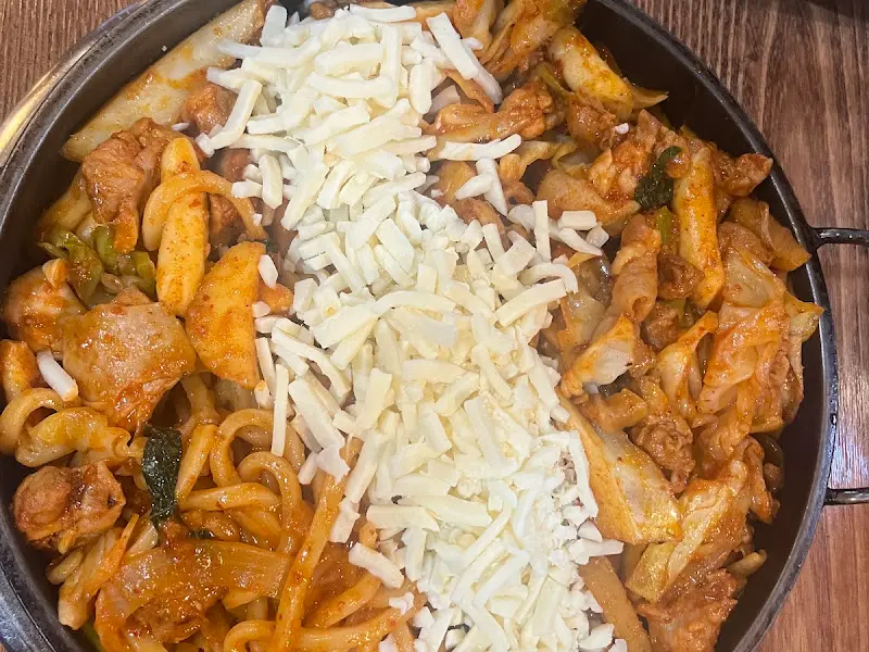 매콤달콤 닭갈비