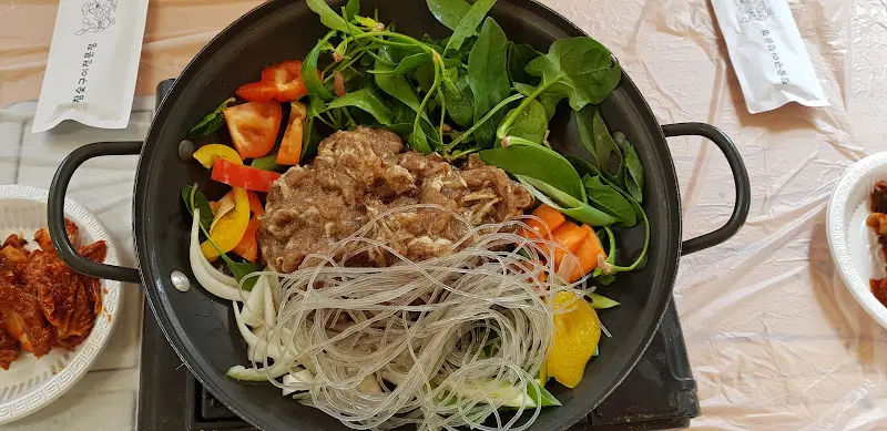 싱싱한 채소와 오리고기의 만남