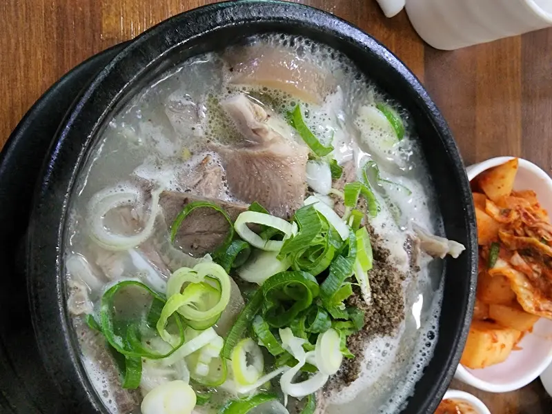 시골아주매순대 순대국 내용물