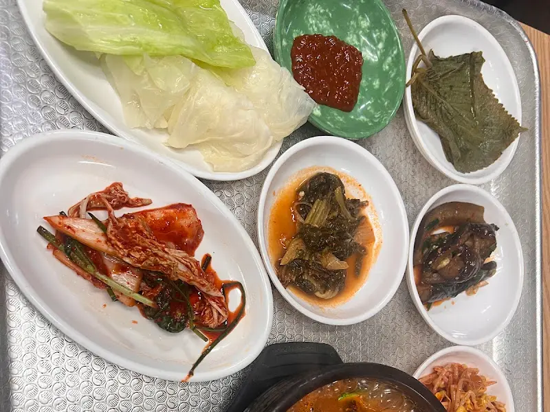 다양한 종류의 정갈한 반찬들